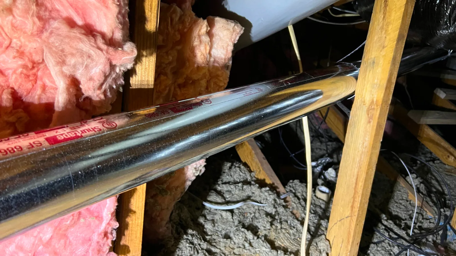 Heavy duty metal duct sealed tight
